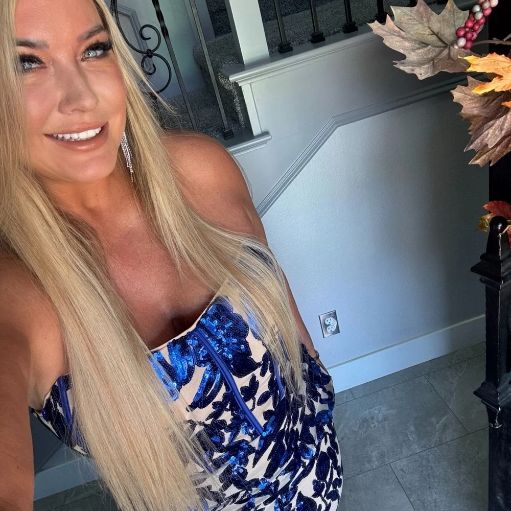 Elegant Blue Strapless Evening Gown - Picture 4 of 5